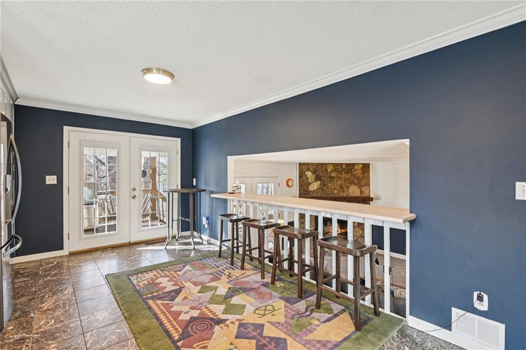 9485 Martin Road Roswell, GA 30076 - Photo 8 of 33 a view of a living room