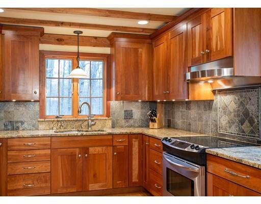 7 Montgomery Road Southampton, MA 01073 - Photo 9 of 30 Gallery Image 9