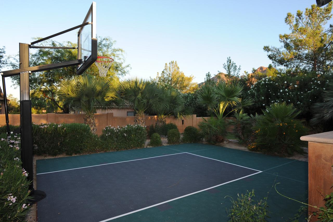 4811 East Pebble Ridge Road Paradise Valley, AZ 85253 - Photo 14 of 20 a view of a tennis court