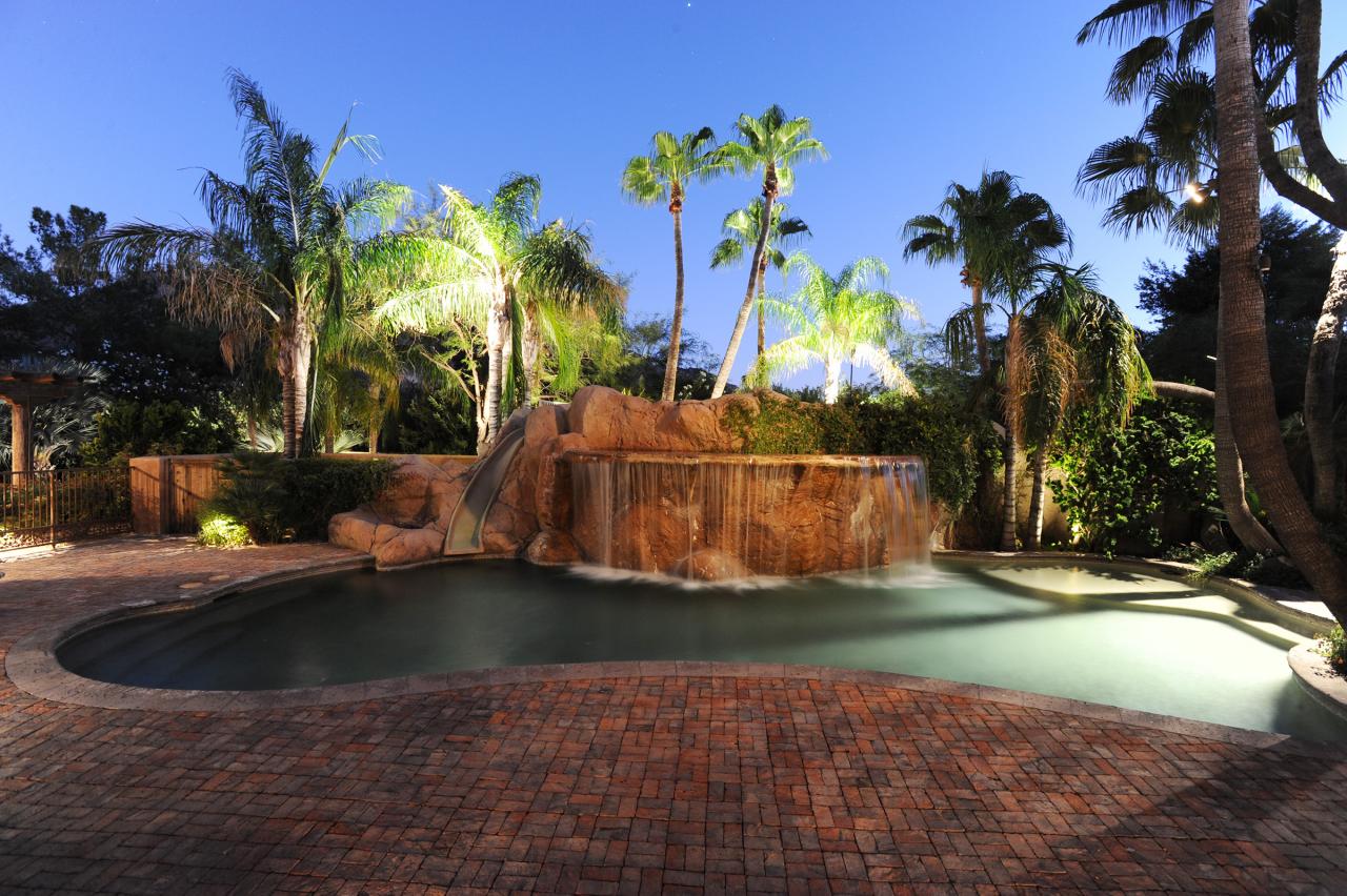 4811 East Pebble Ridge Road Paradise Valley, AZ 85253 - Photo 16 of 20 a view of a volley ball court