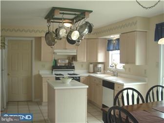 4931 Cabin Run Road Pipersville, PA 18947 - Photo 2 of 11 Kitchen