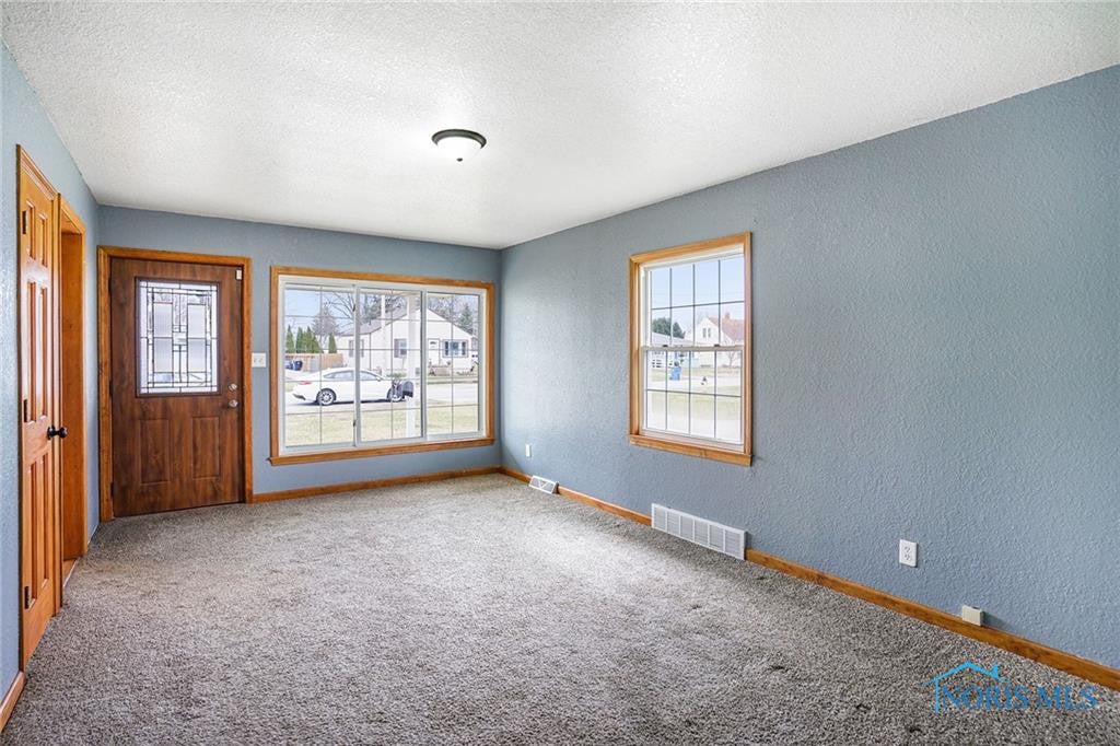 904 Mambrino Road Oregon, OH 43616 - Photo 10 of 28 Gallery Image 10