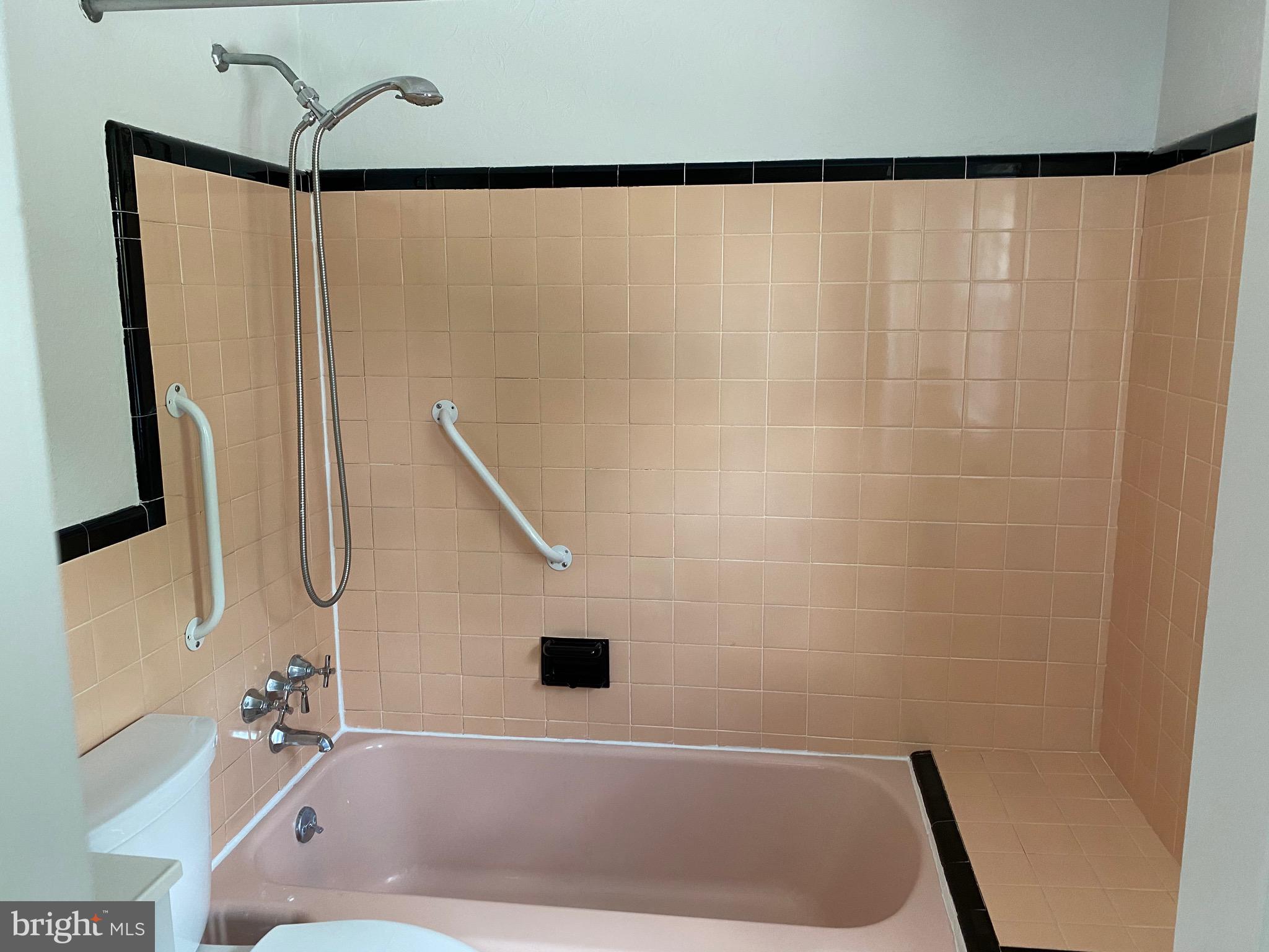 121 Barbara Drive Springfield, PA 19064 - Photo 16 of 36 Full bath on 2nd floor