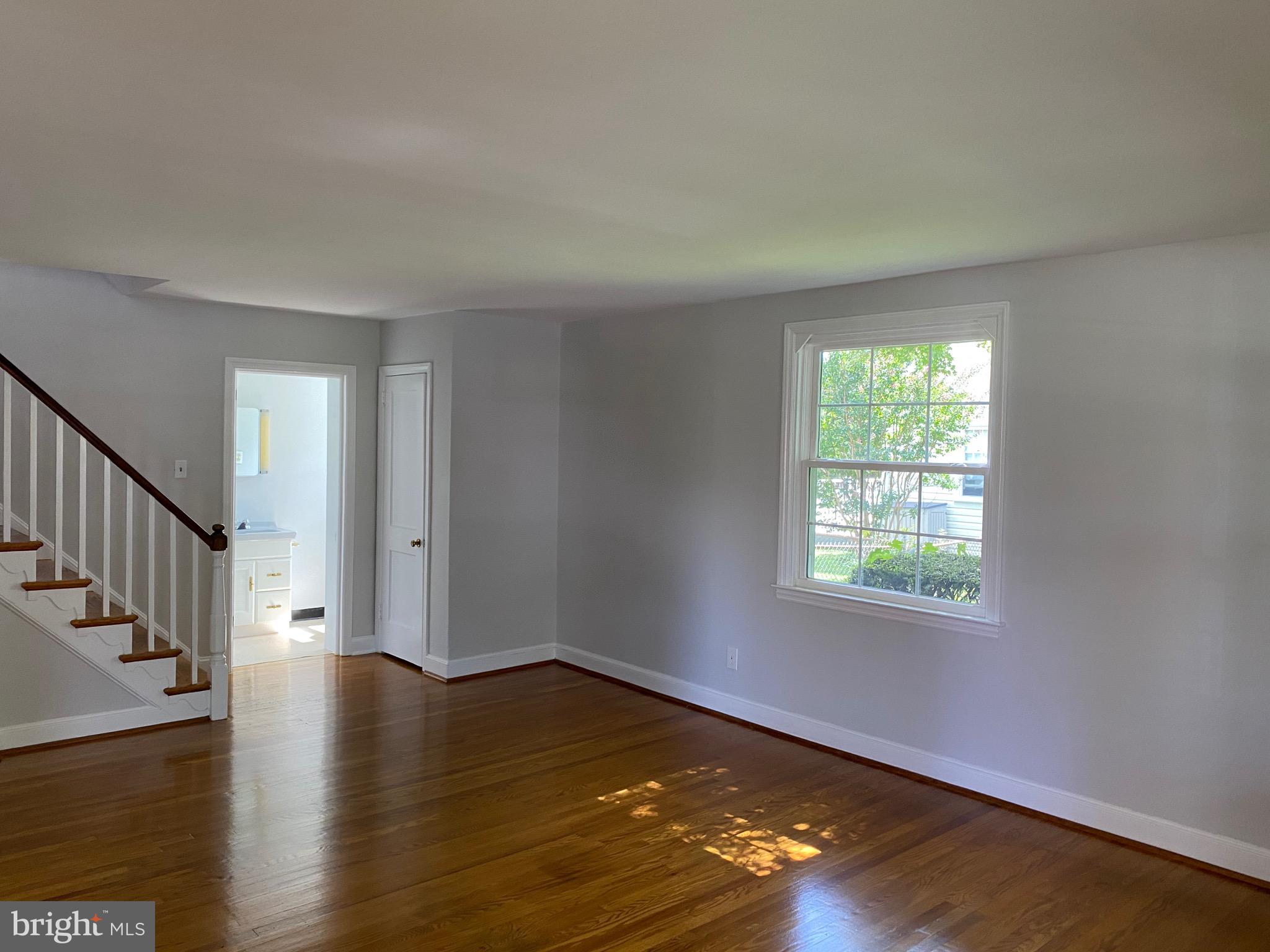 121 Barbara Drive Springfield, PA 19064 - Photo 8 of 36 Living Room