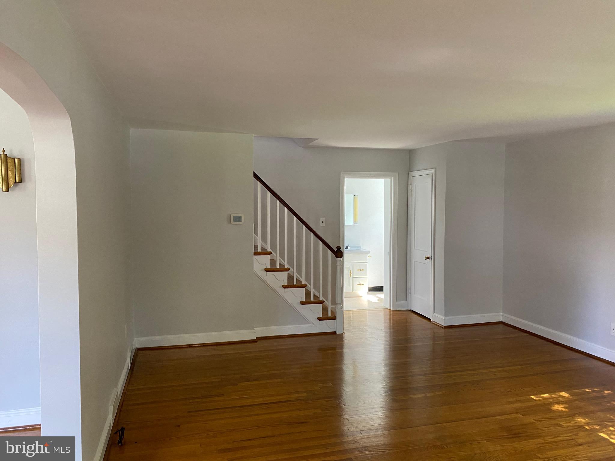 121 Barbara Drive Springfield, PA 19064 - Photo 9 of 36 Living Room