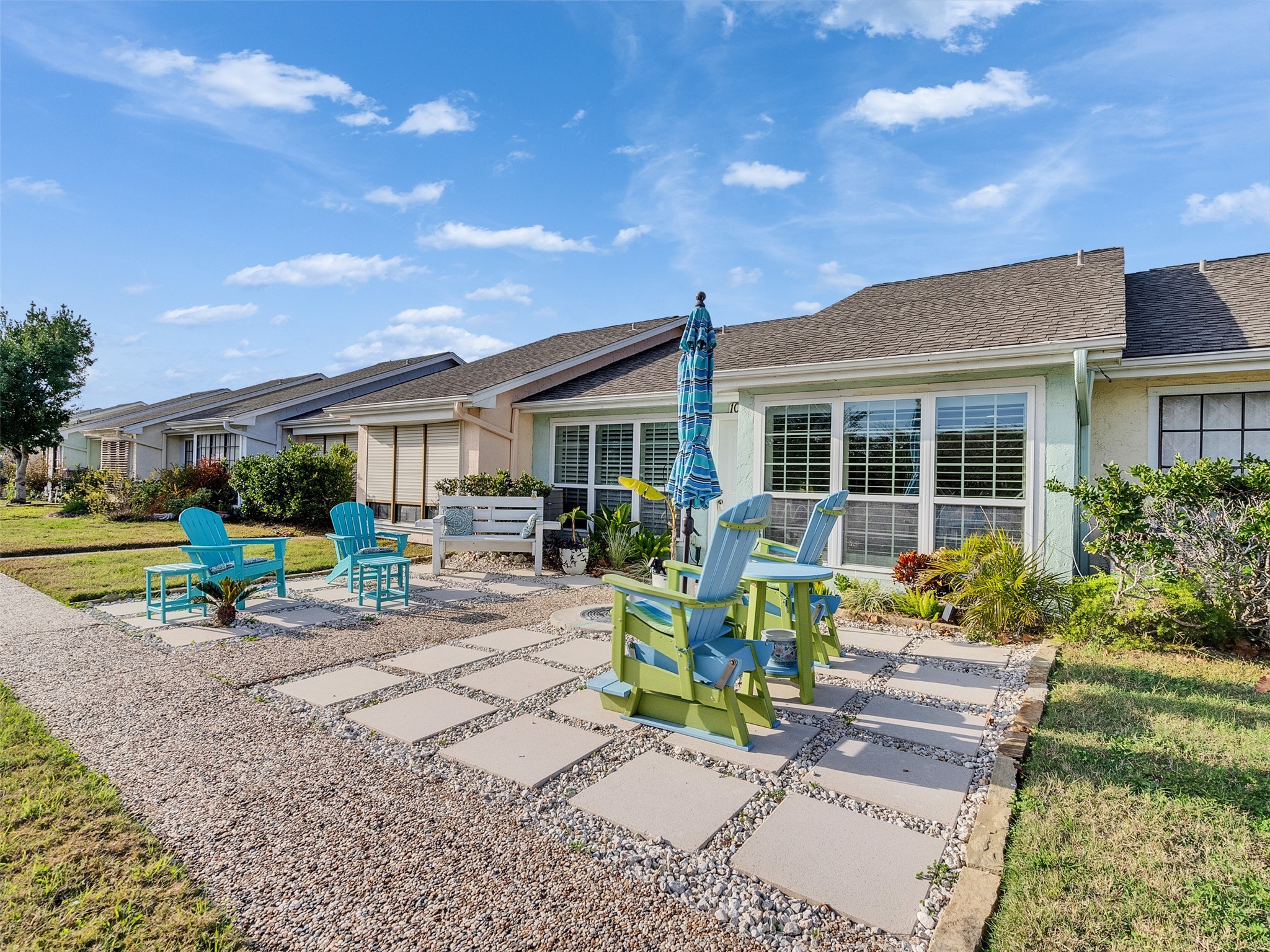 10109 Schaper Road Galveston, TX 77554 - Photo 22 of 33 a house view with a sitting space garden view with sitting space