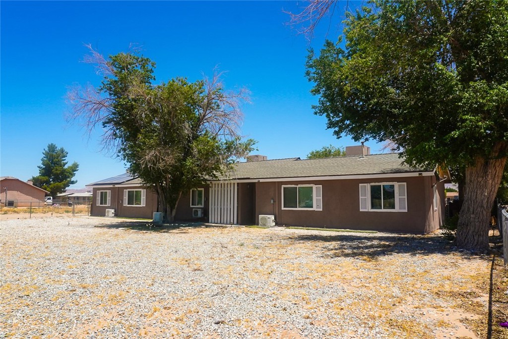 13425 Mohawk Road Apple Valley, CA 92308 - Photo 3 of 15