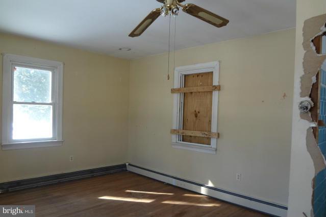 46 Paradise Road Aberdeen, MD 21001 - Photo 3 of 9 Bedroom (Master)