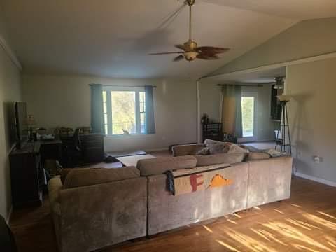 424 Blue Springs Road Speedwell, TN 37870 - Photo 8 of 20 59D4BB21-58AA-4B41-A7C7-4F4CEBAA408A