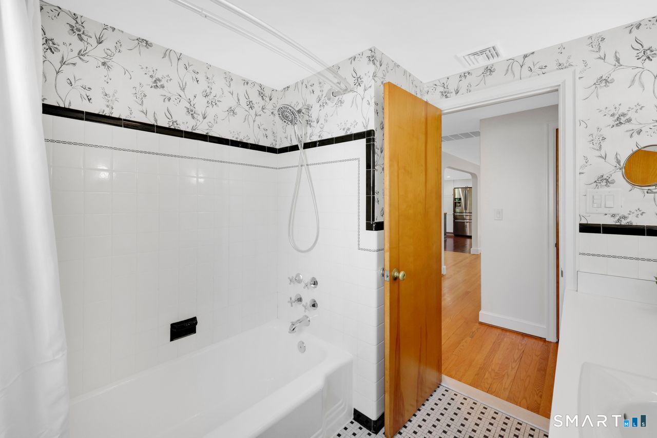 495 Prospect Street Wethersfield, CT 06109 - Photo 28 of 40