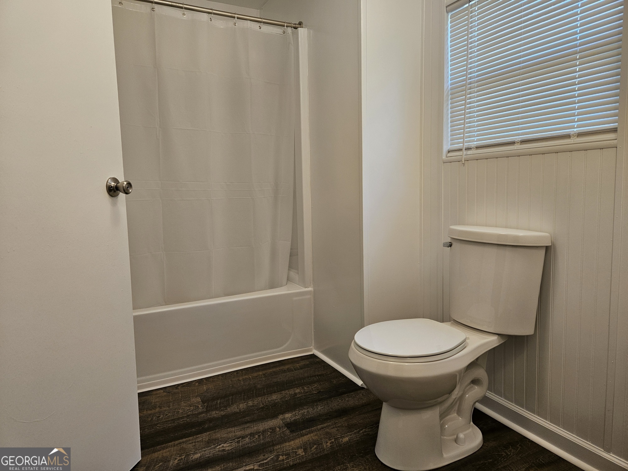 647 Buck Creek Road Sylvania, GA 30467 - Photo 9 of 16 a bathroom with a toilet and a shower