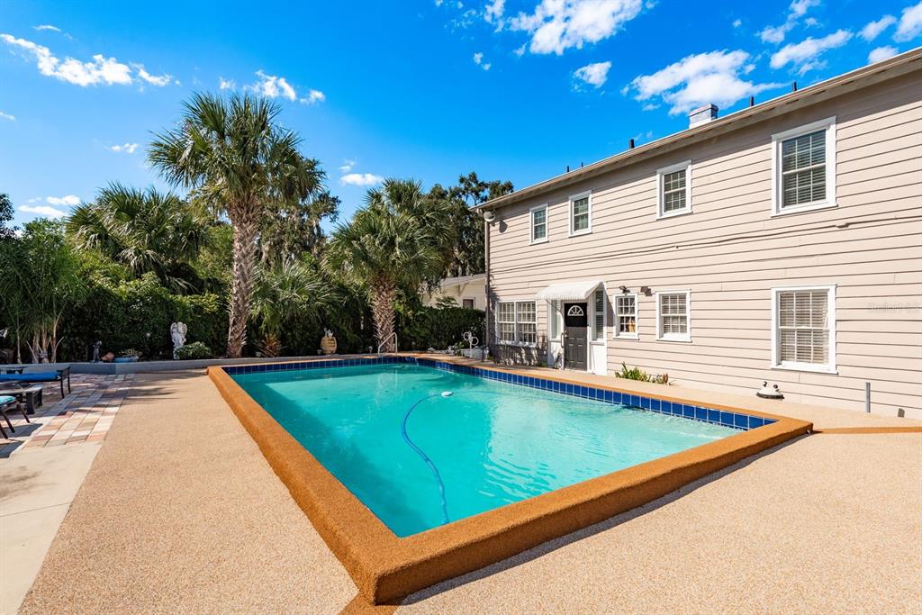 1111 West Line Street Leesburg, FL 34748 - Photo 45 of 77 a view of swimming pool with outdoor seating