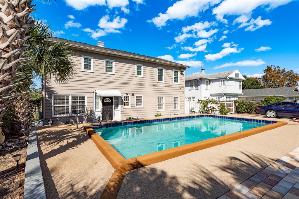1111 West Line Street Leesburg, FL 34748 - Photo 46 of 77 a view of a house with swimming pool