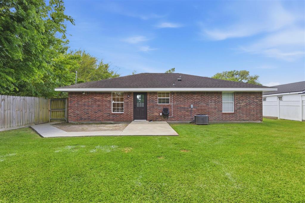 606 West 2nd Iowa, LA 70647 - Photo 3 of 15