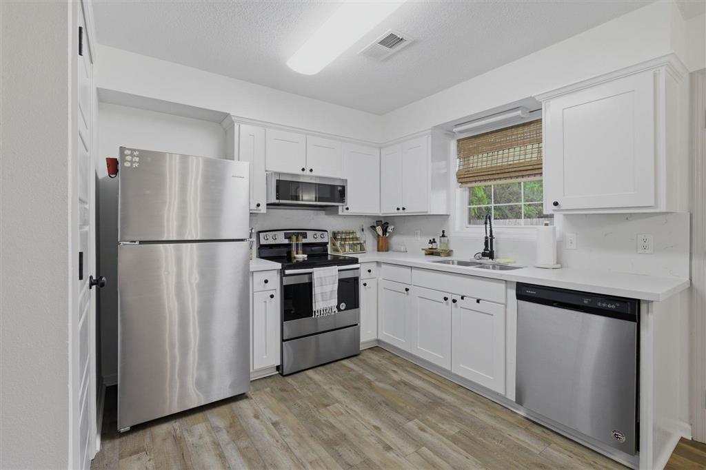 606 West 2nd Iowa, LA 70647 - Photo 7 of 15
