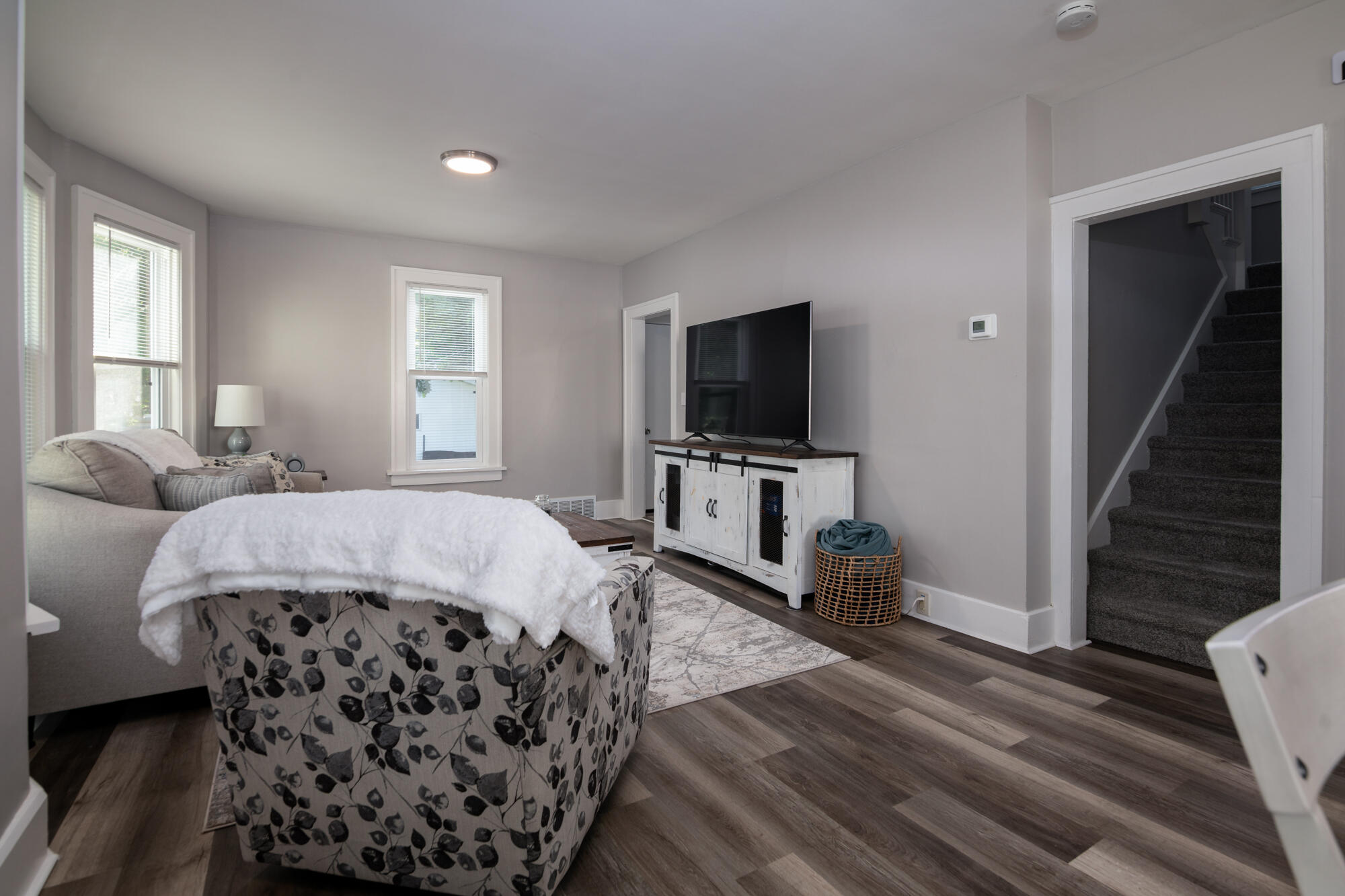 1110 Hayes Avenue Racine, WI 53405 - Photo 12 of 37 Livingroom1.1