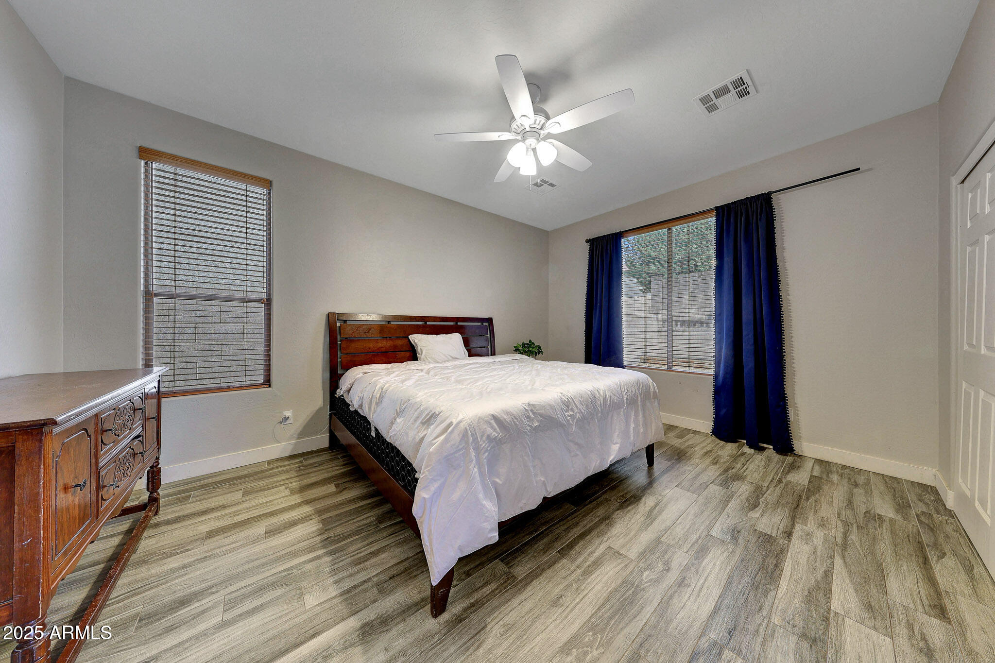 2630 West Florentine Road Phoenix, AZ 85086 - Photo 7 of 16 Primary Bedroom