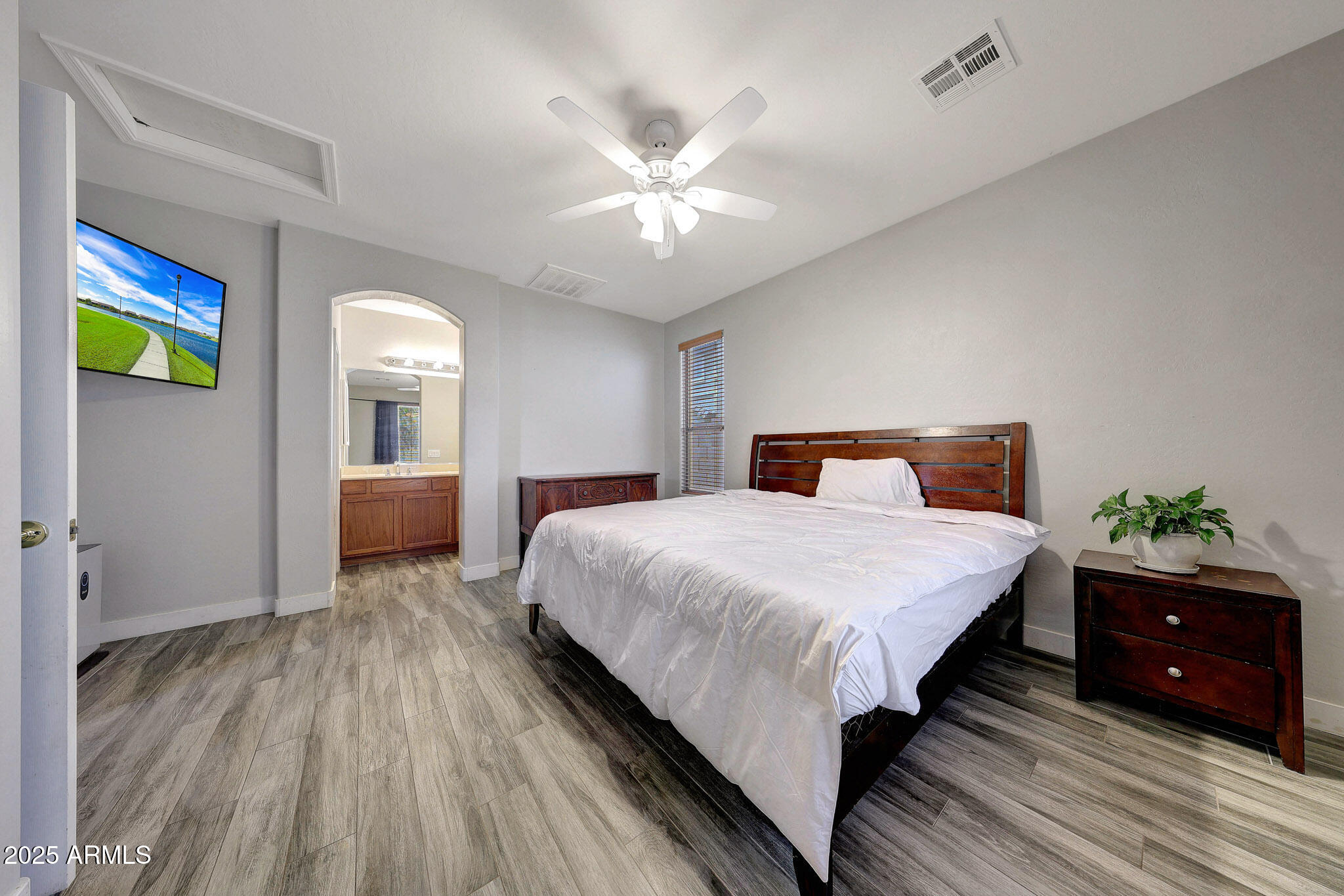2630 West Florentine Road Phoenix, AZ 85086 - Photo 8 of 16 Primary Bedroom