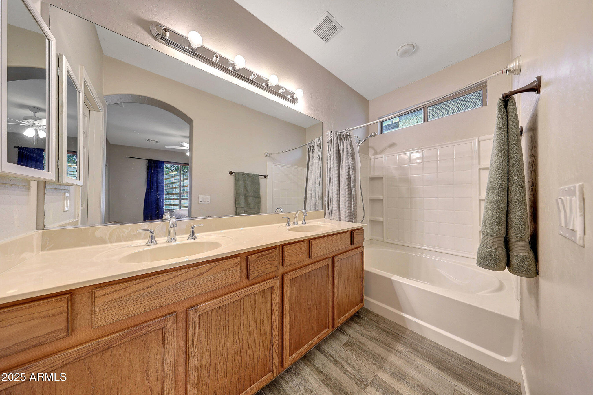 2630 West Florentine Road Phoenix, AZ 85086 - Photo 9 of 16 Primary Ensuite
