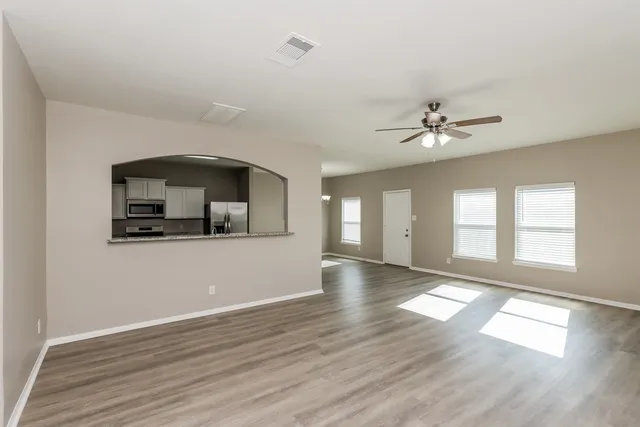 $2,115 | 5914 Golden Cove Road, Cove, TX 77523