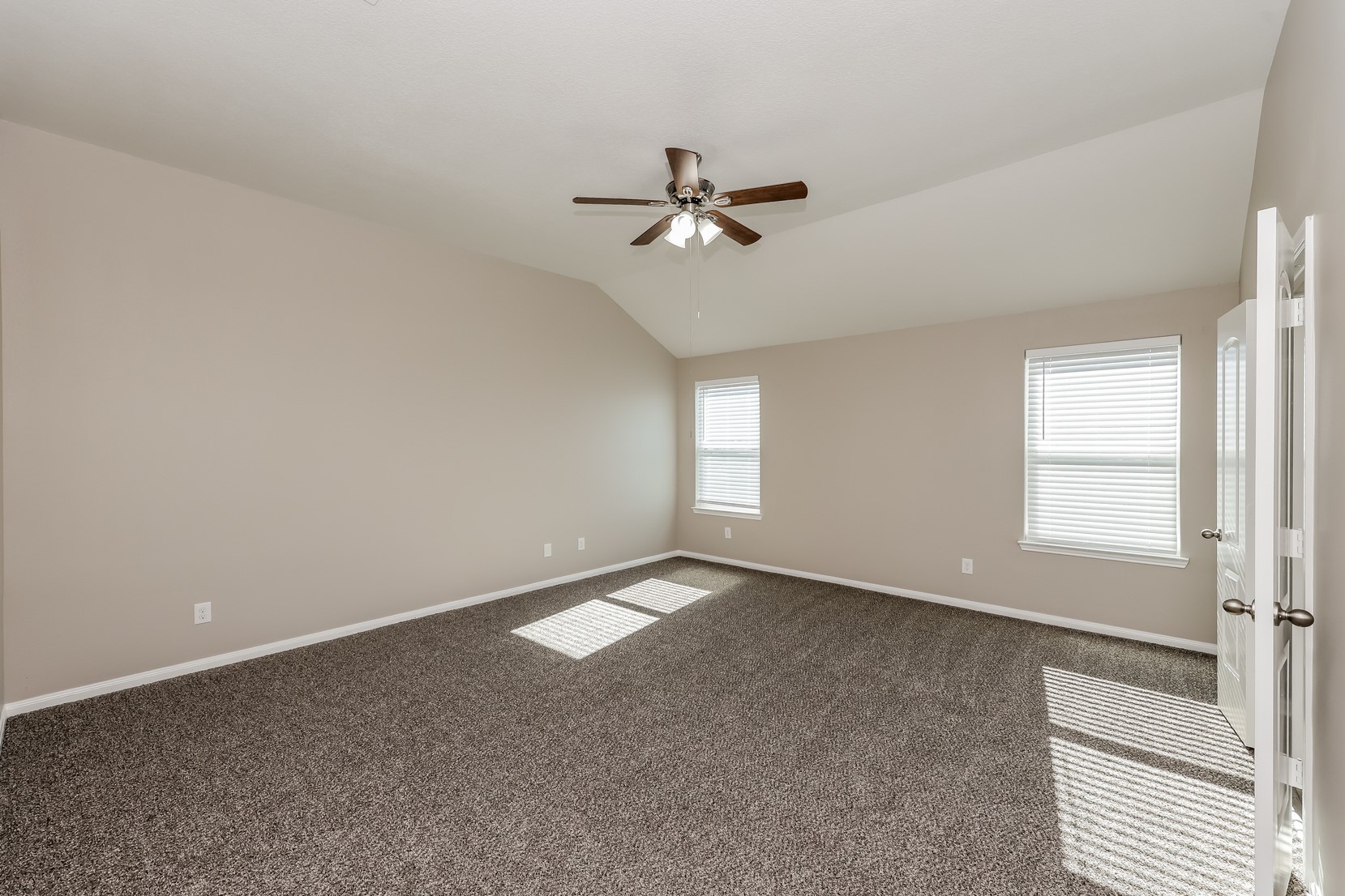 5914 Golden Cove Road Cove, TX 77523 - Photo 8 of 15