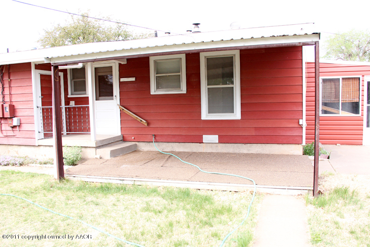 4303 South Lipscomb Street Amarillo, TX 79110 - Photo 30 of 35 a view of a house with a backyard