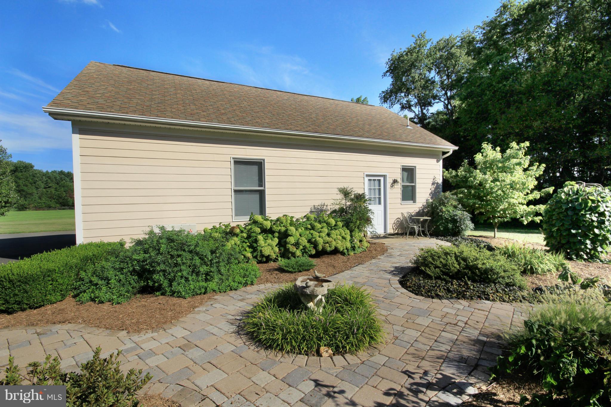 16333 Hamilton Station Road Waterford, VA 20197 - Photo 22 of 30 Detached Carriage House