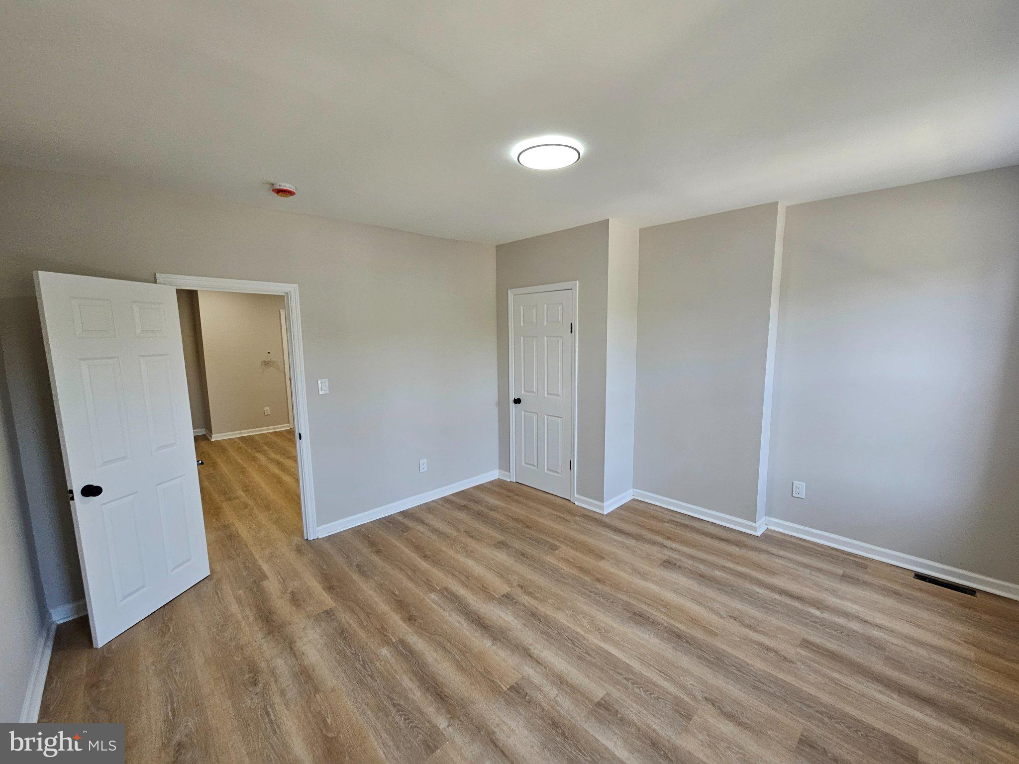 327 Rutherford Avenue Trenton, NJ 08618 - Photo 5 of 8
