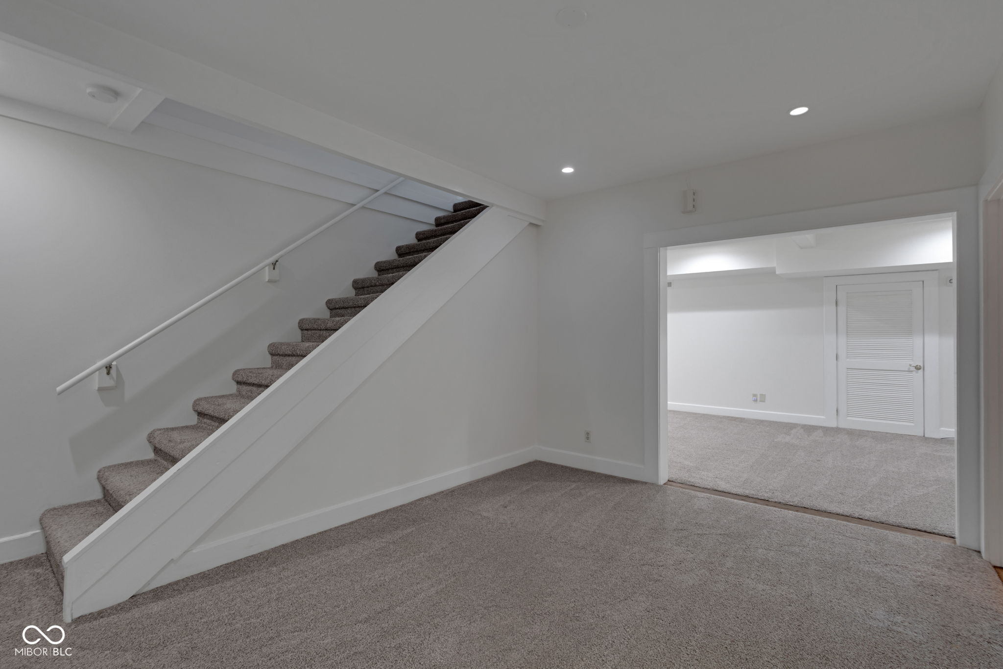 11178 Ditch Road Carmel, IN 46032 - Photo 38 of 97