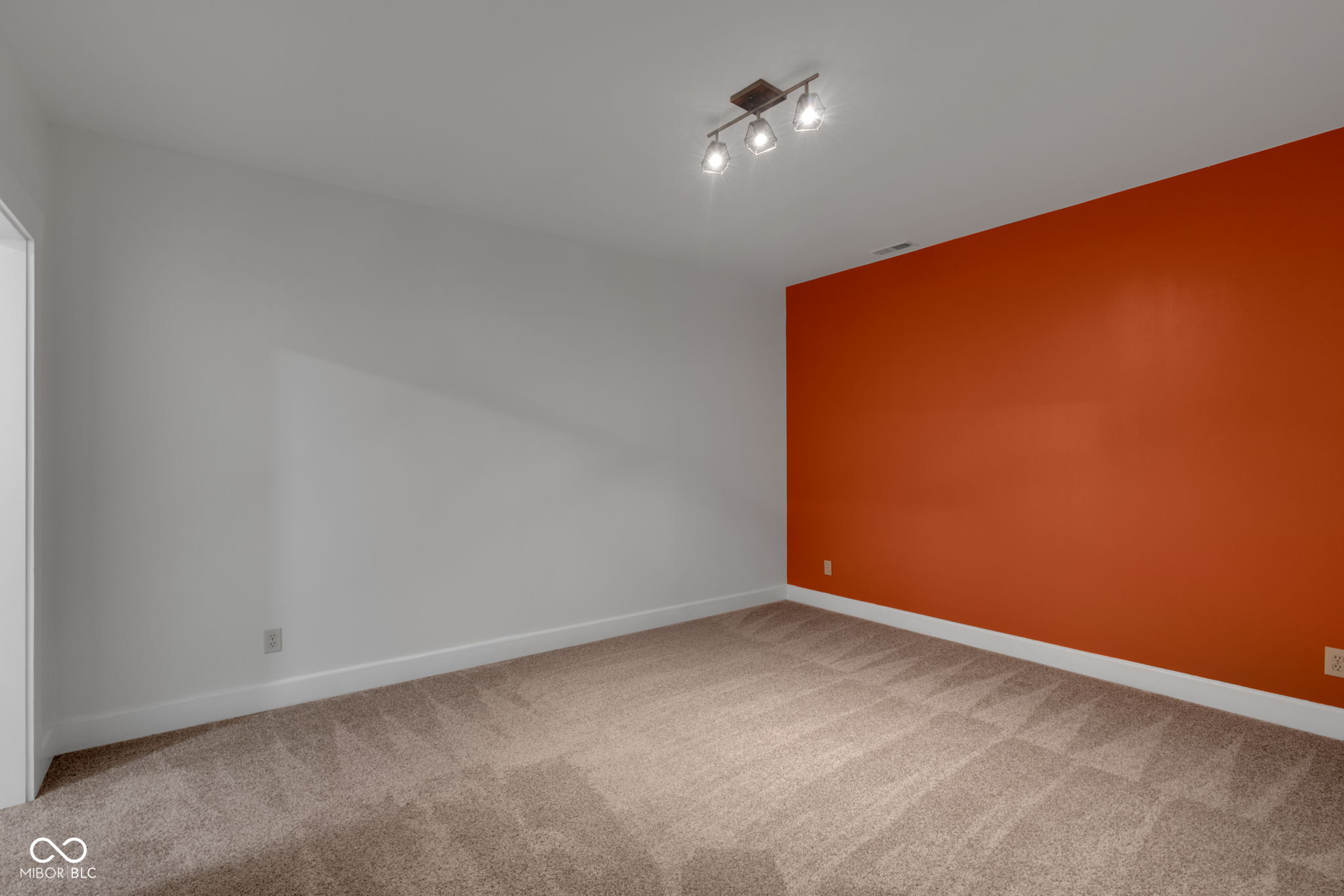 11178 Ditch Road Carmel, IN 46032 - Photo 39 of 97