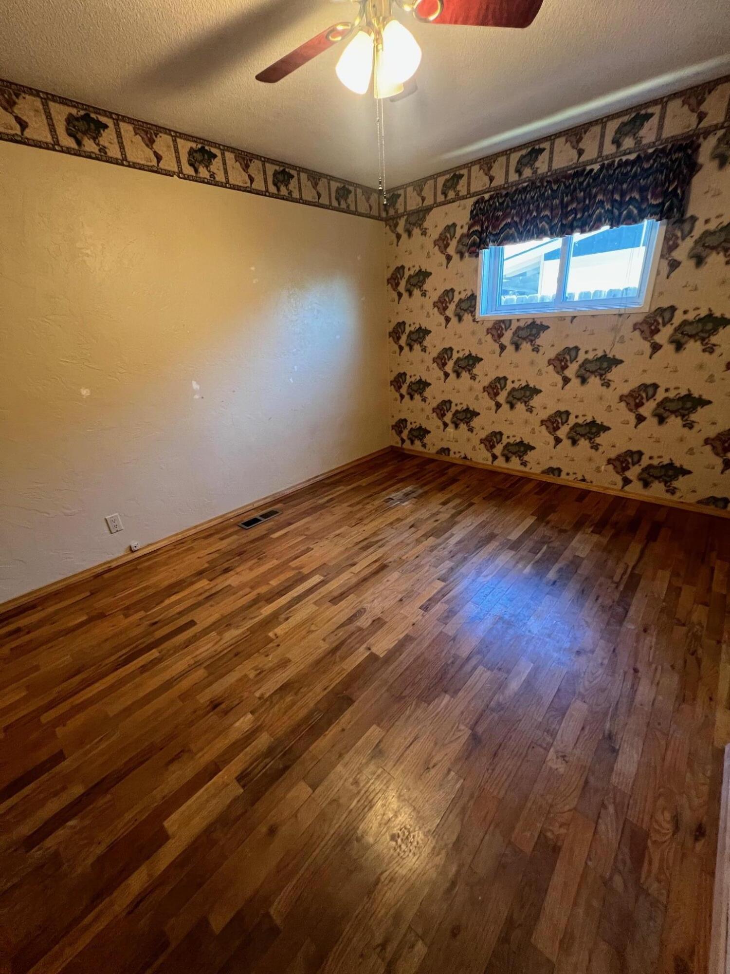 1812 Roberts Road Medford, OR 97504 - Photo 20 of 31 1812 Roberts Bed 1A