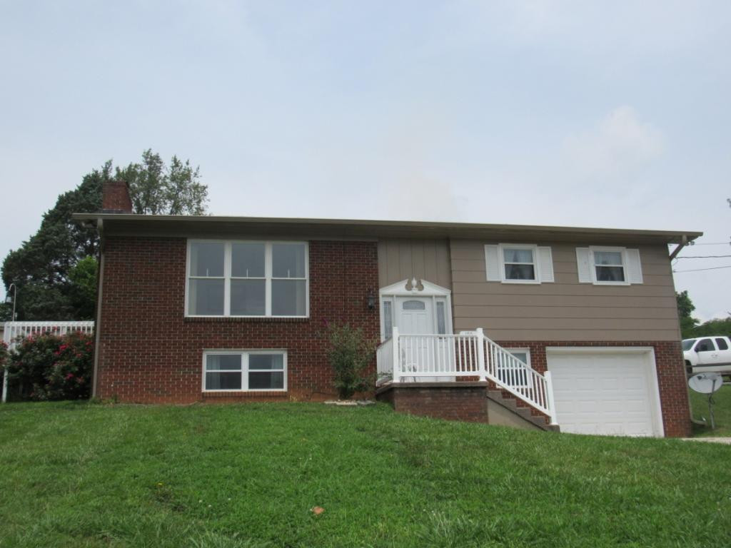 195 Simpson Lane Bean Station, TN 37708 - Photo 1 of 36 Photo 1
