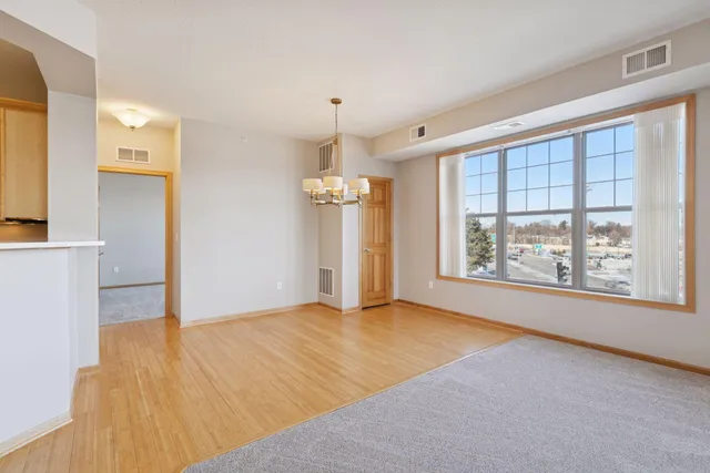 $339,000 | 3600 Wooddale Avenue South, Unit 319, St. Louis Park, MN 55416