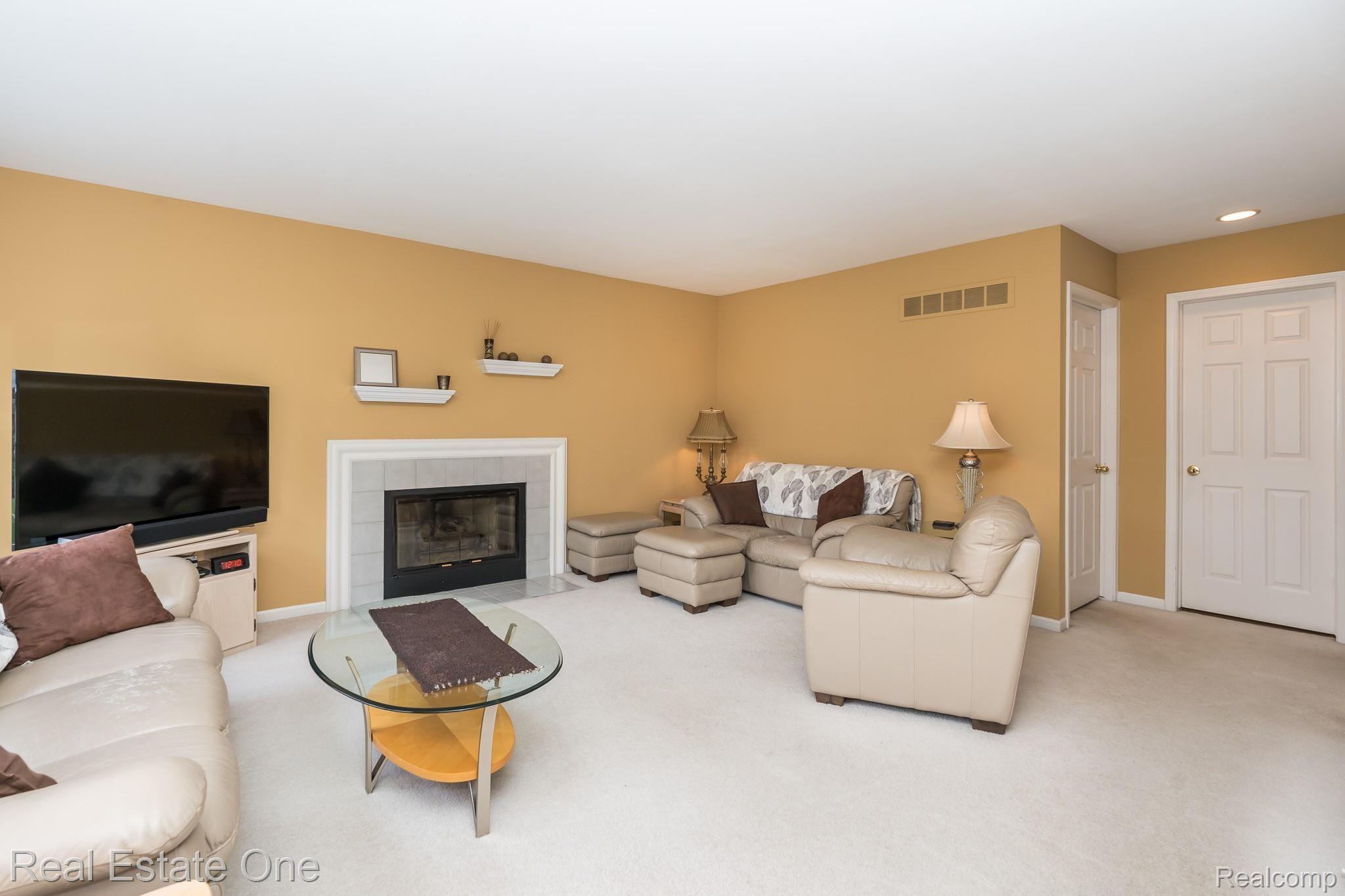 3644 Briarbrooke Lane Rochester, MI 48306 - Photo 22 of 46 Briarbrook MLS-W017.jpg