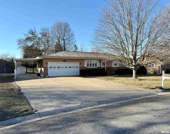 $240,000 | 264 Sunnyview Avenue, Knoxville, IL 61448