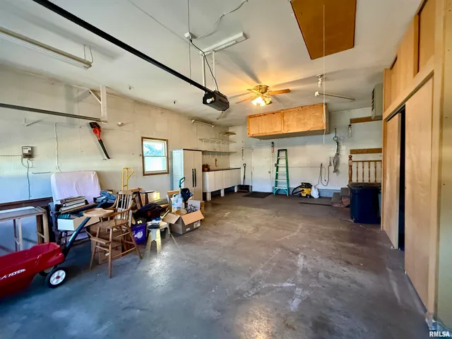 $259,900 | 264 Sunnyview Avenue, Knoxville, IL 61448