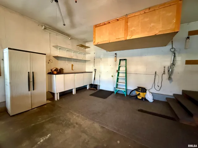 $259,900 | 264 Sunnyview Avenue, Knoxville, IL 61448