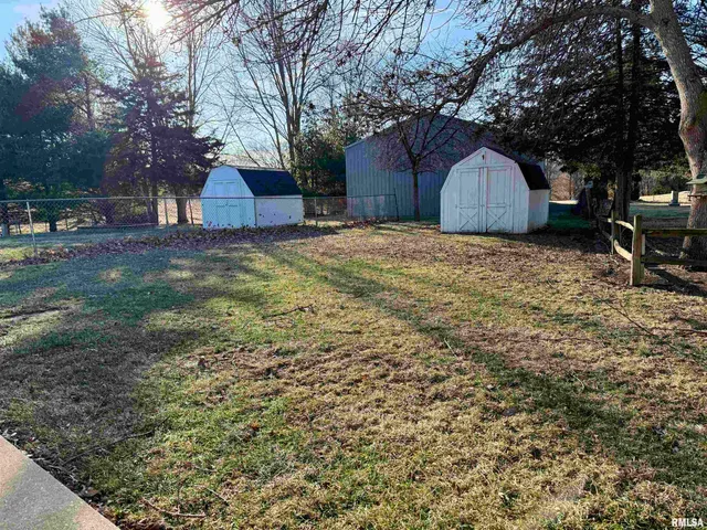 $259,900 | 264 Sunnyview Avenue, Knoxville, IL 61448