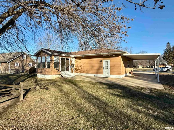 $235,000 | 264 Sunnyview Avenue, Knoxville, IL 61448