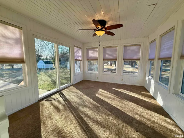 $235,000 | 264 Sunnyview Avenue, Knoxville, IL 61448