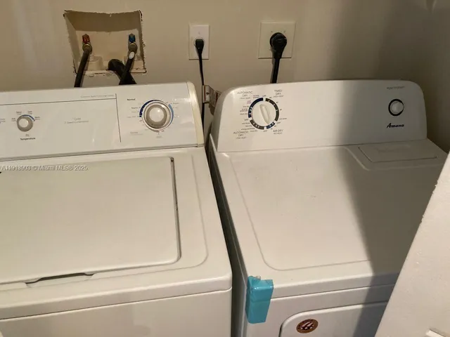a close up view of washer and dryer