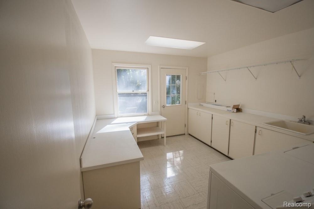 5399 Jendean Lane Rochester, MI 48306 - Photo 23 of 27 Laundry room with exterior access