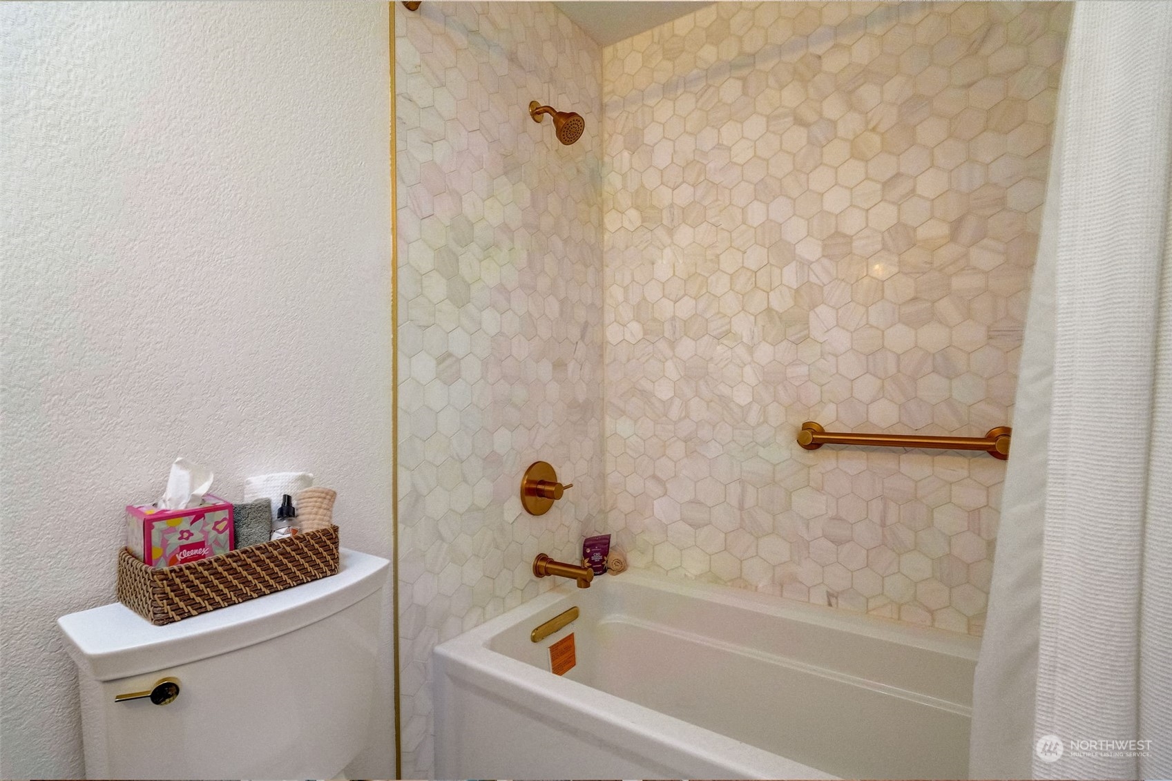 8825 Shell Place Edmonds, WA 98026 - Photo 15 of 40 a bathroom with a bathtub
