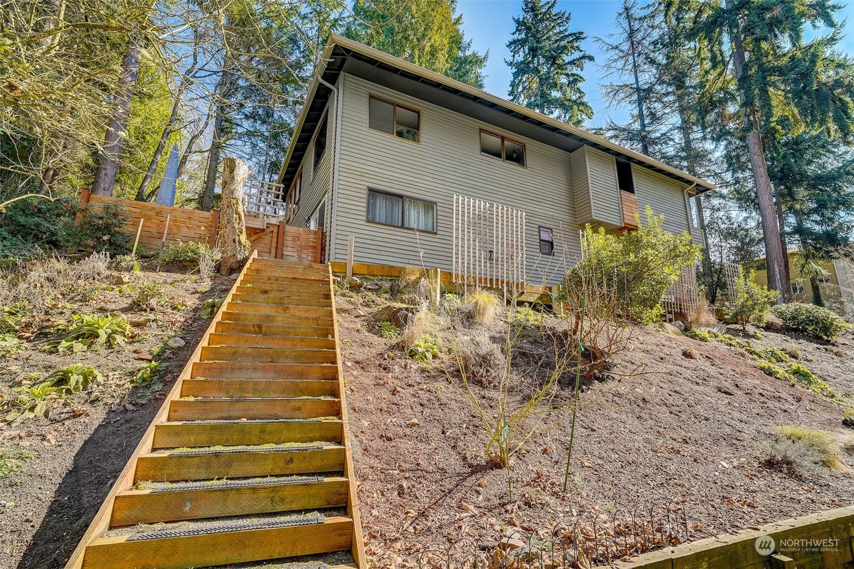 8825 Shell Place Edmonds, WA 98026 - Photo 33 of 40 a front view of house with yard