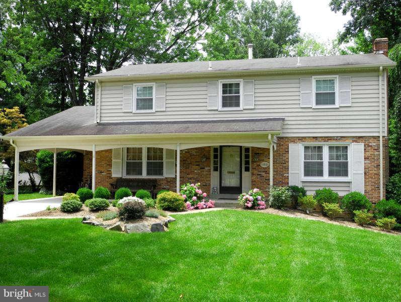 11818 Prestwick Road Potomac, MD 20854 - Photo 1 of 28 Exterior Front