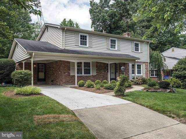 11818 Prestwick Road Potomac, MD 20854 - Photo 3 of 28 Exterior Front