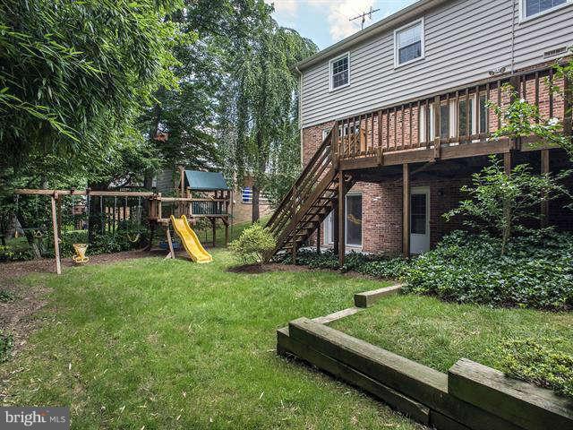 11818 Prestwick Road Potomac, MD 20854 - Photo 24 of 28 Exterior Rear