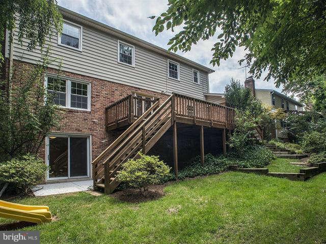 11818 Prestwick Road Potomac, MD 20854 - Photo 25 of 28 Exterior Rear