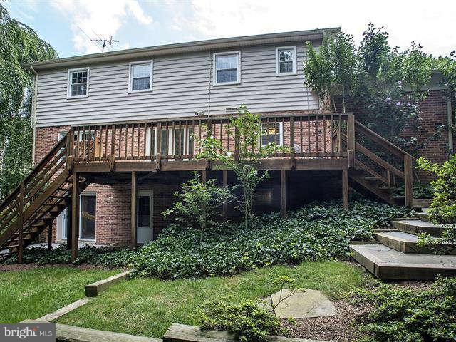 11818 Prestwick Road Potomac, MD 20854 - Photo 27 of 28 Exterior Rear