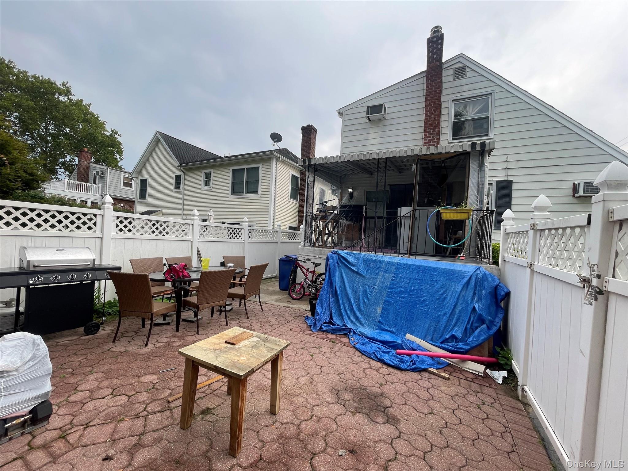 32 Edgewood Road Port Washington, NY 11050 - Photo 30 of 38 Gallery Image 30